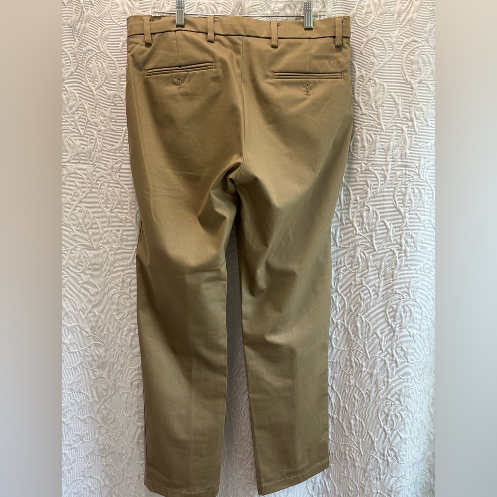 Dockers Signature Khaki size 34 x 32 Gray and Khaki - Picture 8 of 10